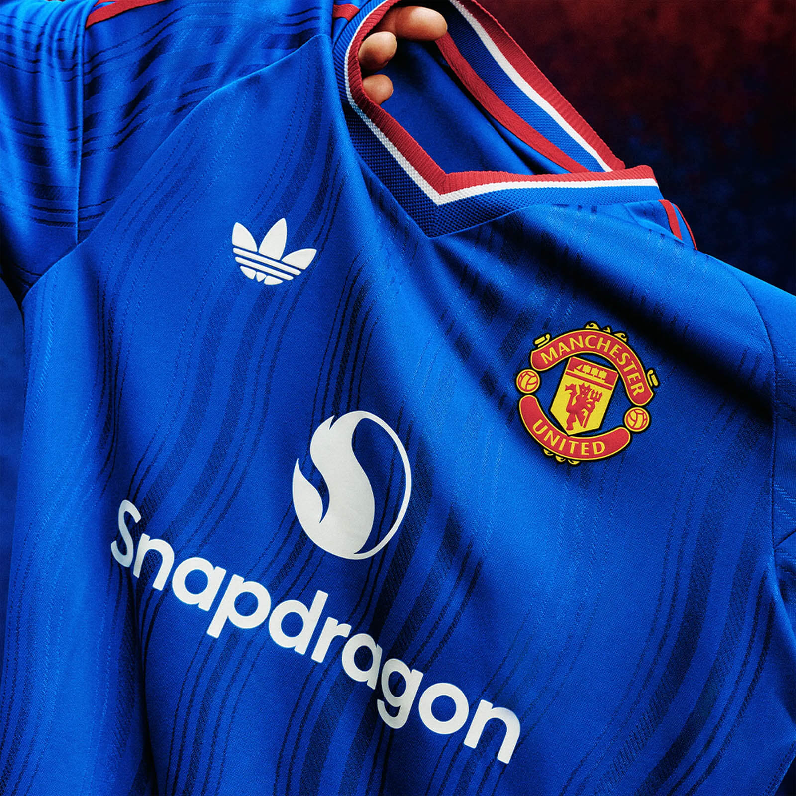 UNIFORME MANCHESTER UNITED AWAY 2026