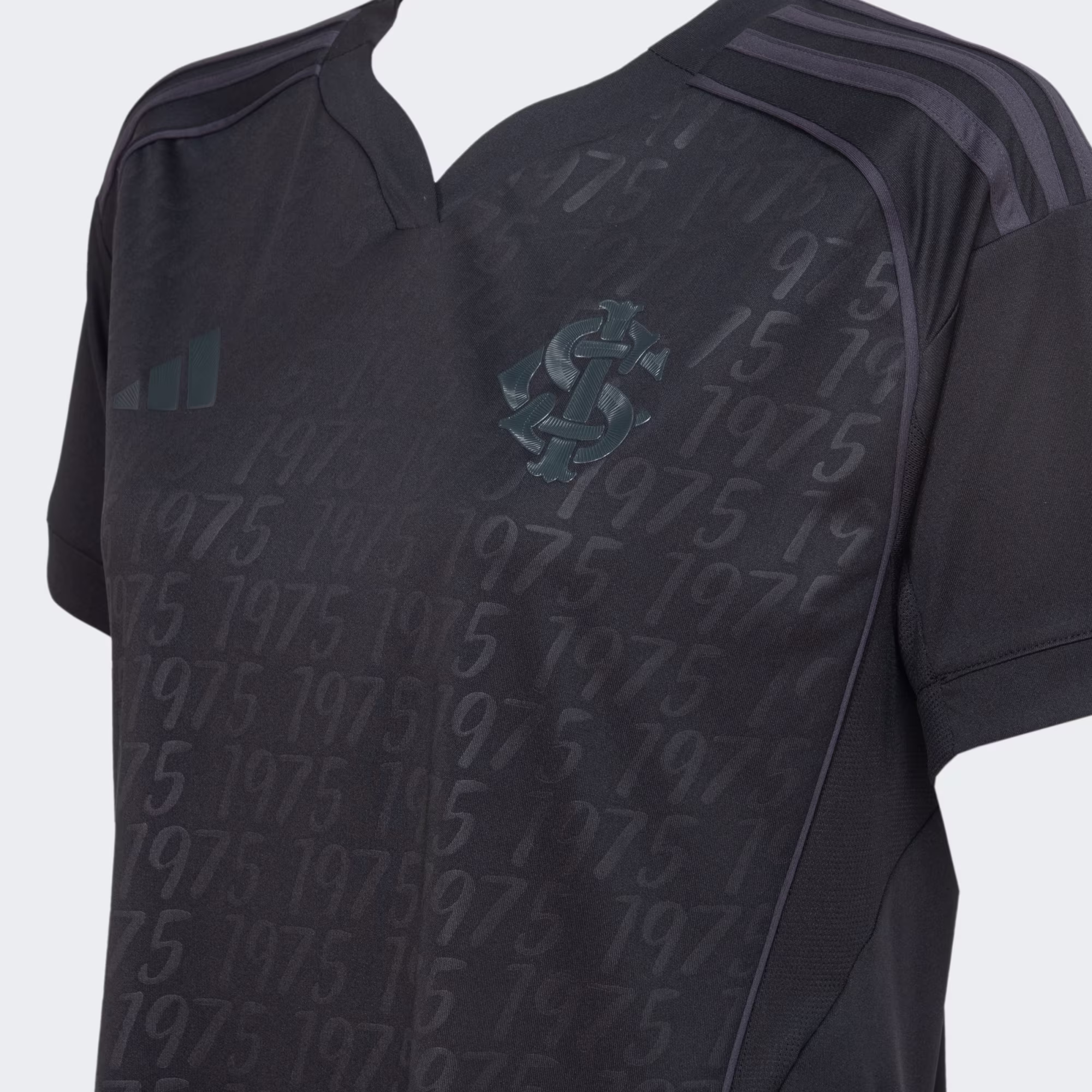 UNIFORME INTERNACIONAL ALL BLACK